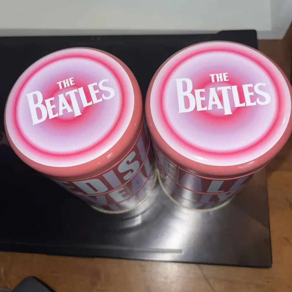 (1 Set) Collectable Beatles 